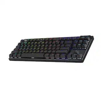 Clavier gaming noir rétroéclairé, utilisé pour les rotations de compétences